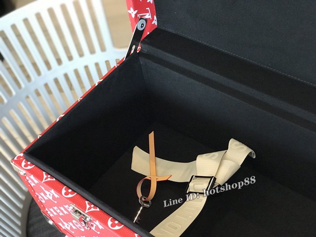 路易威登LOUIS VUITTON*Supermen聯名最新款滑板箱 LV明星同款旅行箱 gdx1082